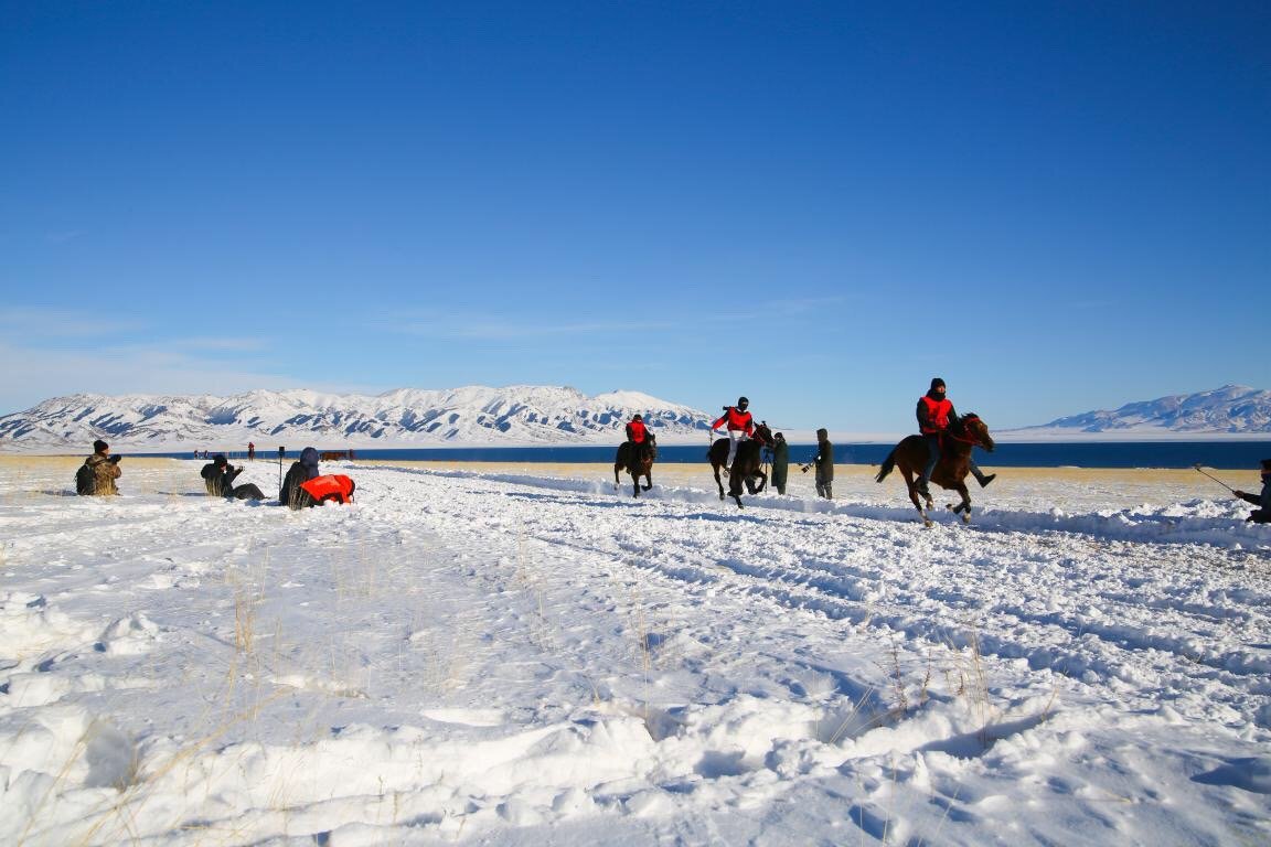 赛里木湖冰雪旅游节