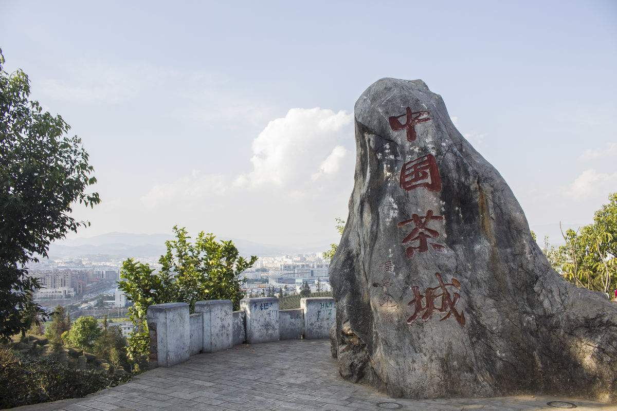 普洱国，神秘面纱下的土地面积之谜