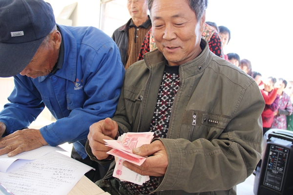 葫芦岛村民分红18年 今年分1880万