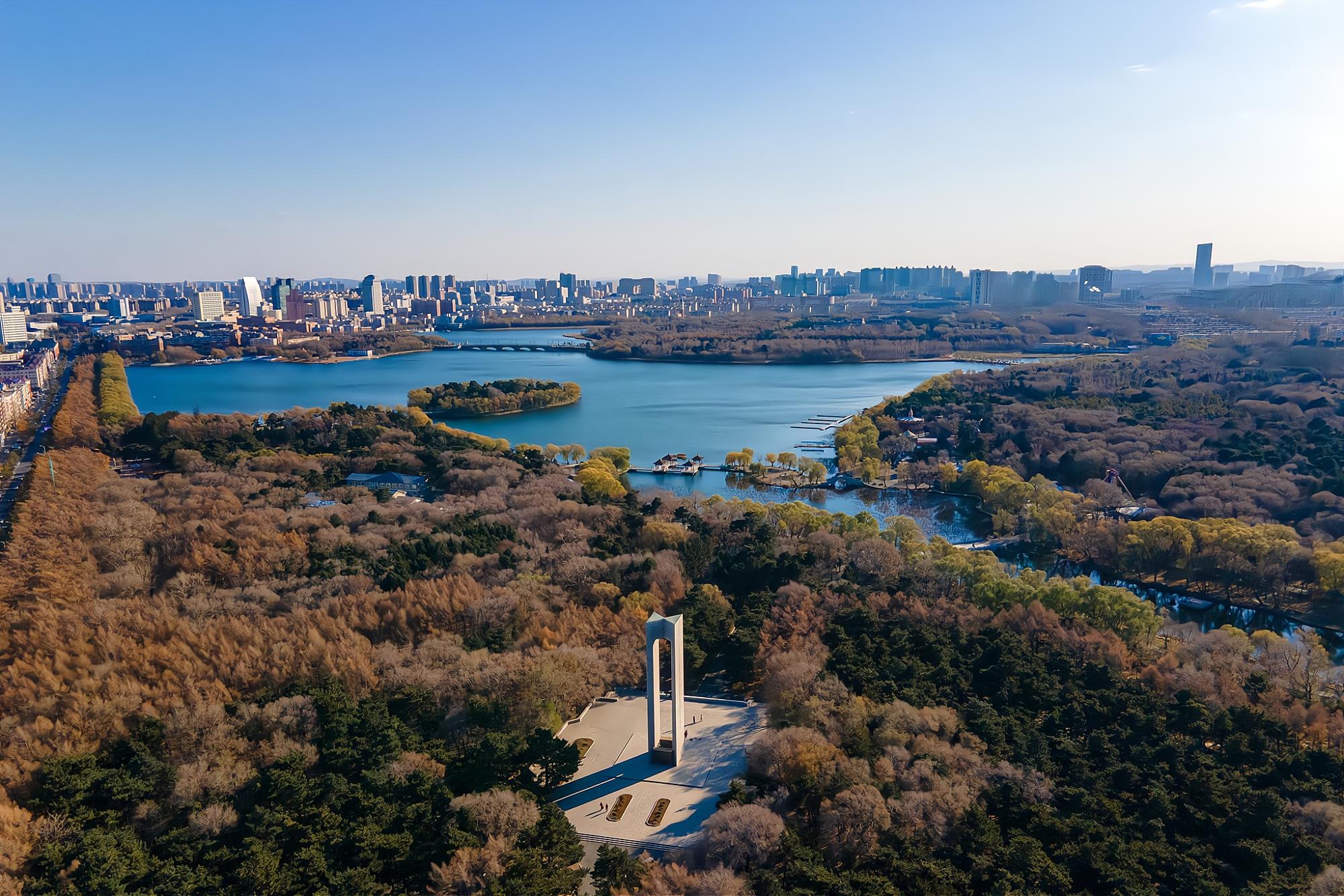 来长春旅行看60米巨龙出水