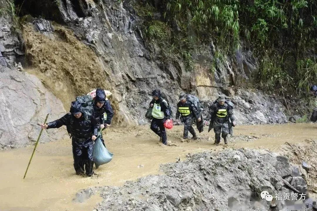 戍边民警一口吃到家乡味