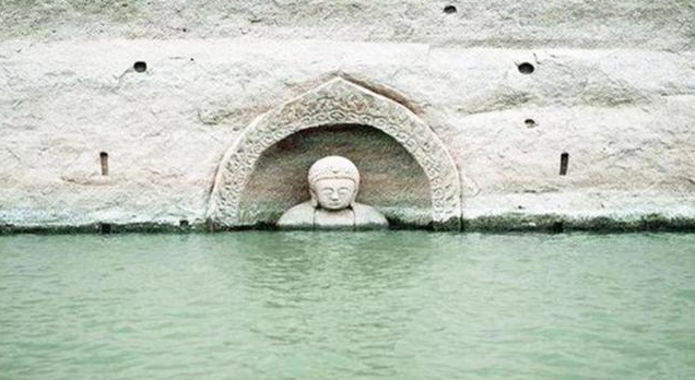 震惊！四川水库水位骤降，千年古墓惊现水面，神秘面纱即将揭开！